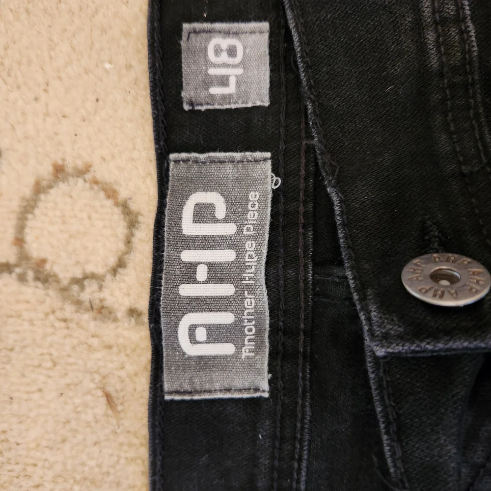 Mens Distressed Black Jeans Shorts - Picture 5 of 8
